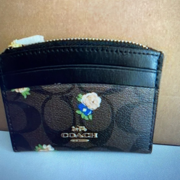Coach Shaped Card Case Signature Canvas w/Vintage Mini Rose Print NWT - Picture 1 of 6